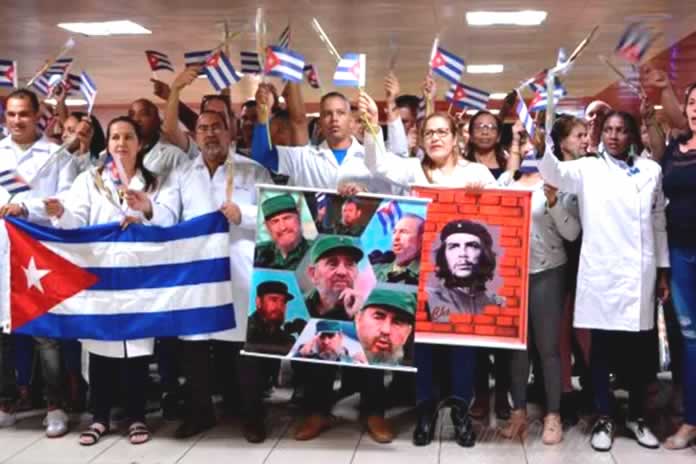 18P-MEDICOS CUBANOS LLEGAN A LA ARGENTINA