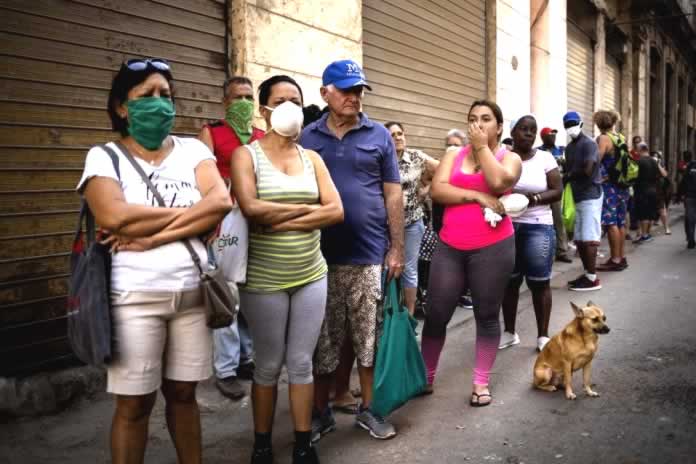 6IN-CUBA FILA CALLE BARBIJO COVIT 19