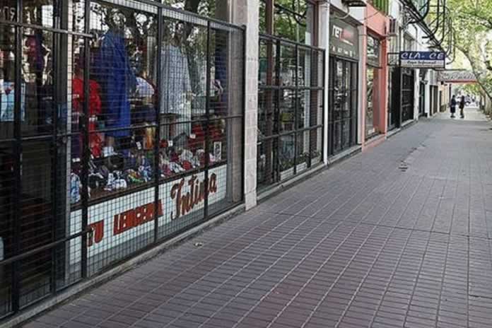 16PR-MENDOZA PIDEN ABRIR LOS COMERCIOS MENDOZA, CALLE VACÍA NEGOCIOS CERRADOS