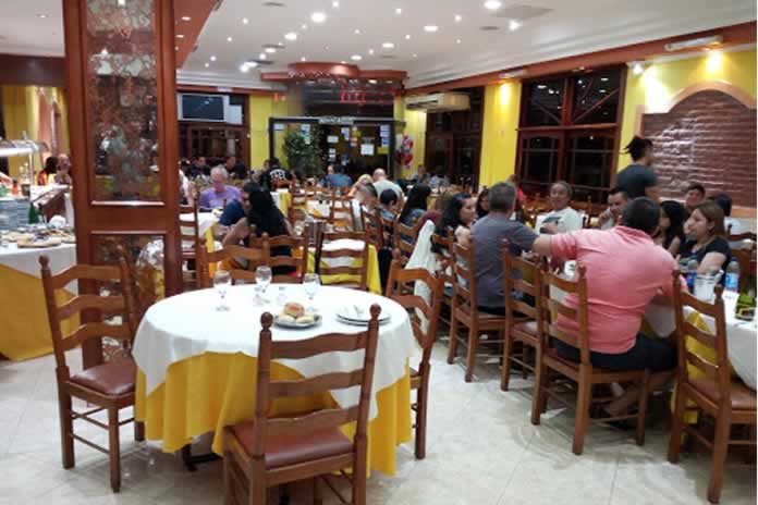 20IF-NO VAMOS A VOLVER A LA VIJEA NORMALIDAD RESTAURANTE, MESA VACÍA EN OTRAS COMENSALES