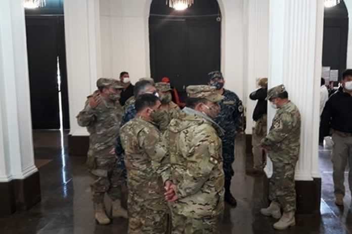 79IN-BOLIVIA CONFLICTO ENTRE LAS FF.AA Y EL CONGRESO POR LOS ASCENSOS