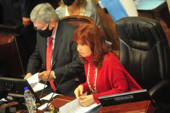 86P-ESCÁNDALO EN EL SENADO EL KIRCHNERISMO APAGÓ LA VOZ DE LA OPOSICIÓN