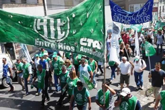 33P-Entre Ríos. La ley de emergencia de Bordet recorta jubilaciones y pensiones