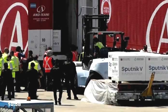 239P-Sputnik V, 300 mil dosis llegaron al país, y están bajo la observación de los científicos