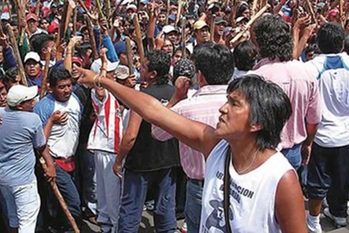 376P-Cuaderno de opiniones. Milagro Salas no es una perseguida política