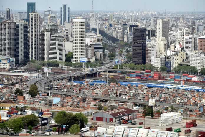 IG80-Cuaderno de opiniones. La pandemia expuso la expansión de una sociedad de burbujas