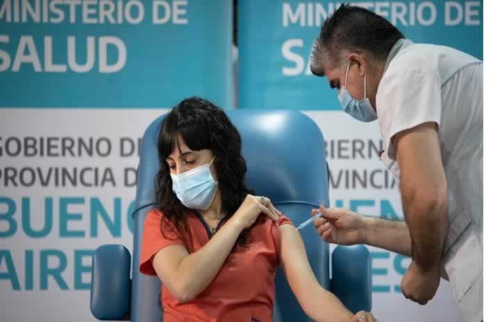 430P-Se expanden las denuncias de vacunaciones de privilegio, la distribución y administración se politizó en todo el país