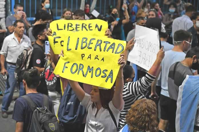 81PR- Formosa. Un sentimiento se agita bajo la piel de un formoseño, Y un día Formosa, despertó