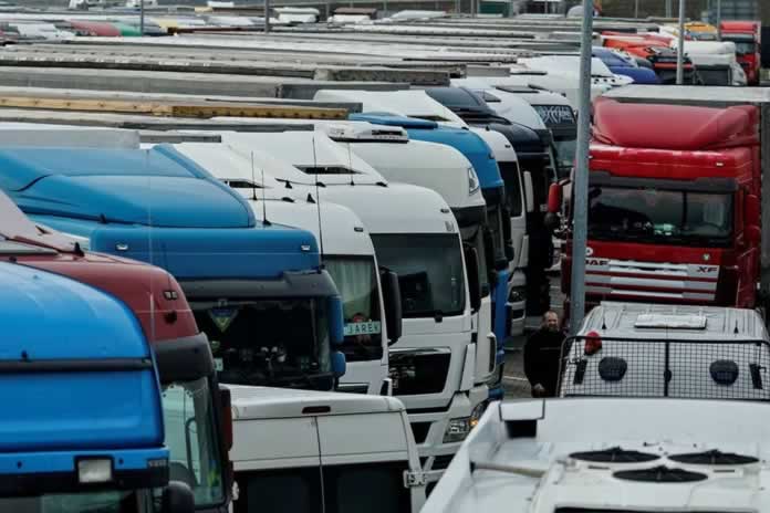 Kierowcy ciężarówek na Słowacji zamkną ukraińskie przejście i przyłączą się do polskich protestów